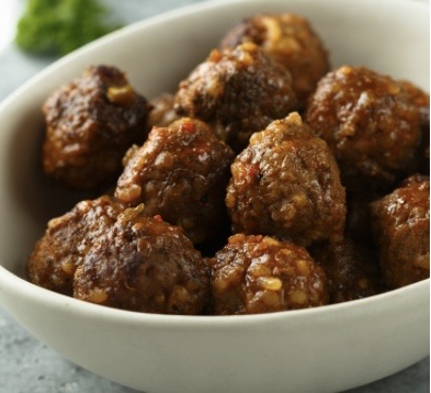 Frikadeller med hurtig og nem sommersalat